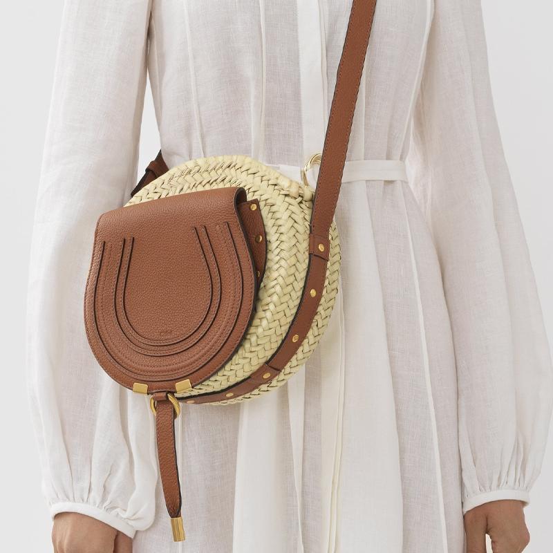 Chloe Marcie Ikonische Sattelstich-Details Verstellbarer Schultergurt Magnetverschluss Rattan und Kalbsleder Crossbody-Tasche CHC23-SS736I32-25M