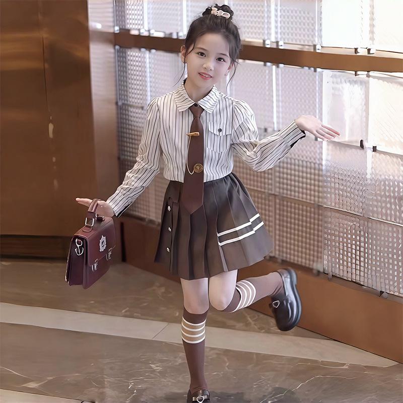 Girls' 2025 British Style Three-Piece Set: Mid-Length Trench Coat, Pleated Skirt, and Jacket for Spring/Autumn - New College Fashion.
