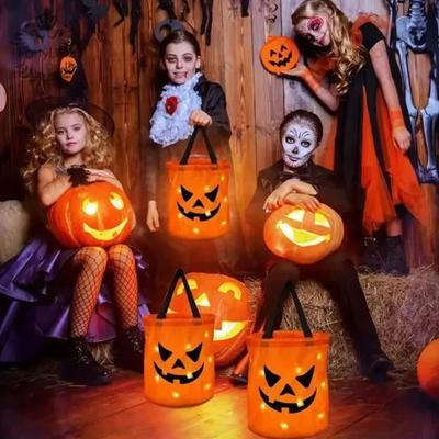 2025 Halloween Süßes oder Saures Taschen Orange Kürbis Eimer mit LED-Licht Süßigkeiteneimer für Kinder Halloween Glow Party Zubehör