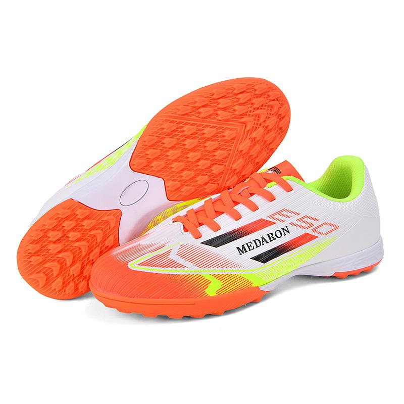 New Men Soccer Shoes Training Professional Outdoor Adult Kids Futsal Football Boots Ultralight TF/FG Sports Shoes High-quality
