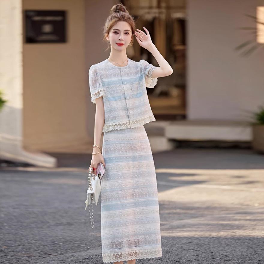 A complete set of women's summer new exquisite lace striped coat skirt two-piece set