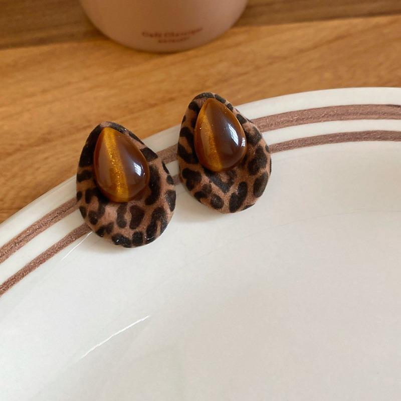 Silver Needle Leopard Geometric Earrings Vintage Maillard Temperament Premium Stud Earrings Fashion Daily Commuter Earrings