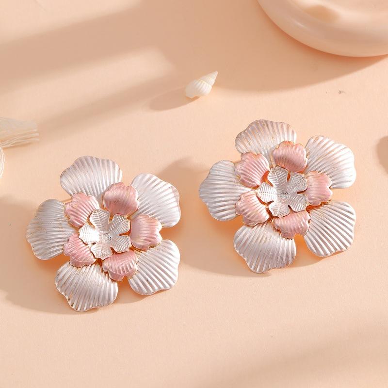 New Accessories Fashion Light Luxury Flower Earrings Premium Earrings Multi-layer Petal Ear Accessories Stud Earrings