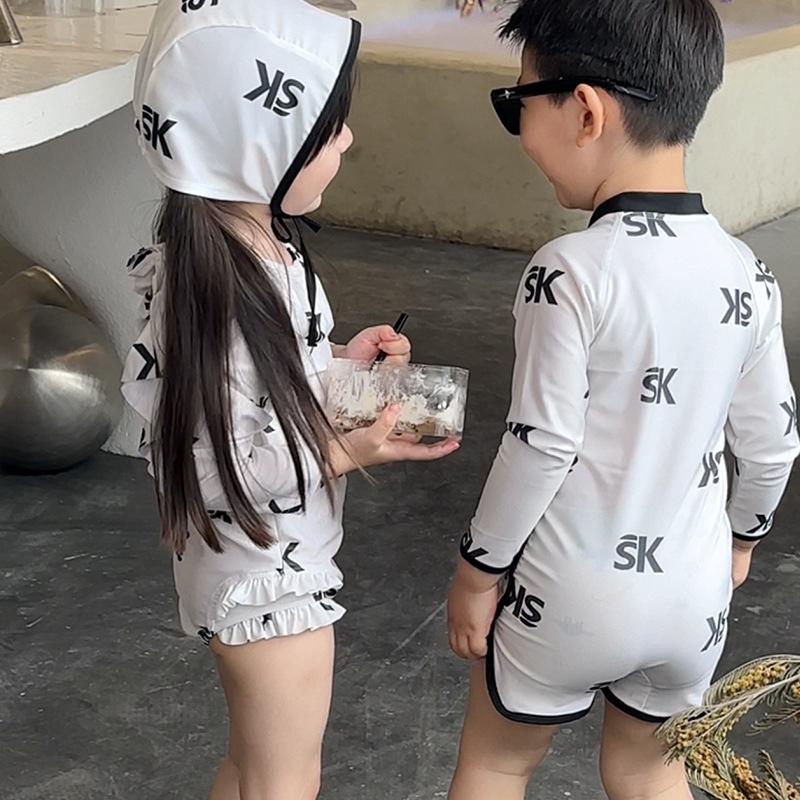 Kids' Korean Long-Sleeve Quick-Dry Sunscreen Swimsuit - Stylish Unisex Swimwear