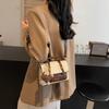 Premium Retro Handbag Bag Women'S Winter Popular Versatile Commuter Shoulder Bag Crossbody Small Square Bag
