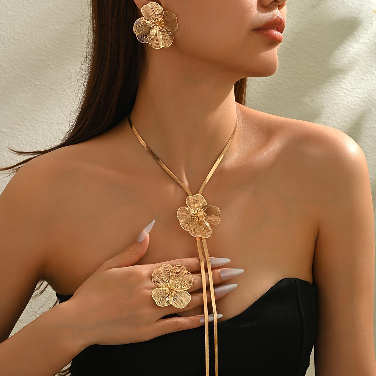 European American Cross-Border Hot Sale New Fashion Design Hollow Flower Open Arm Bracelet Alloy Women Unique Design Arm Ring золотой