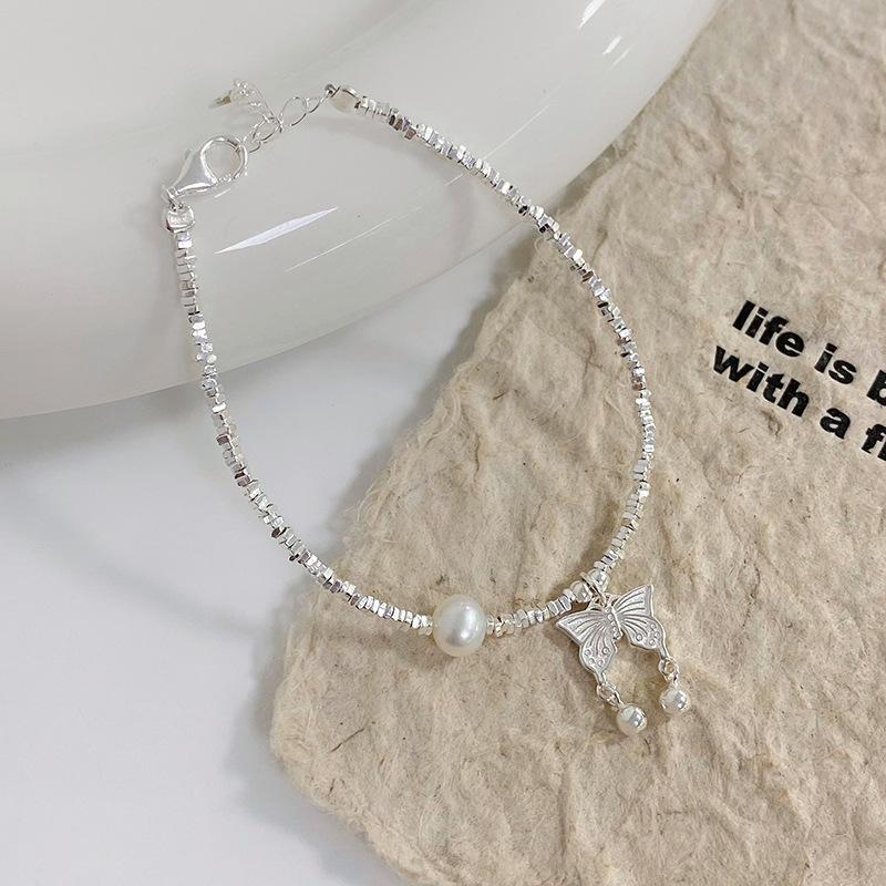 

Маленький свежий полый браслет-бабочка для женщин, милый темперамент, легкая роскошная высококачественная цепочка на ключицу