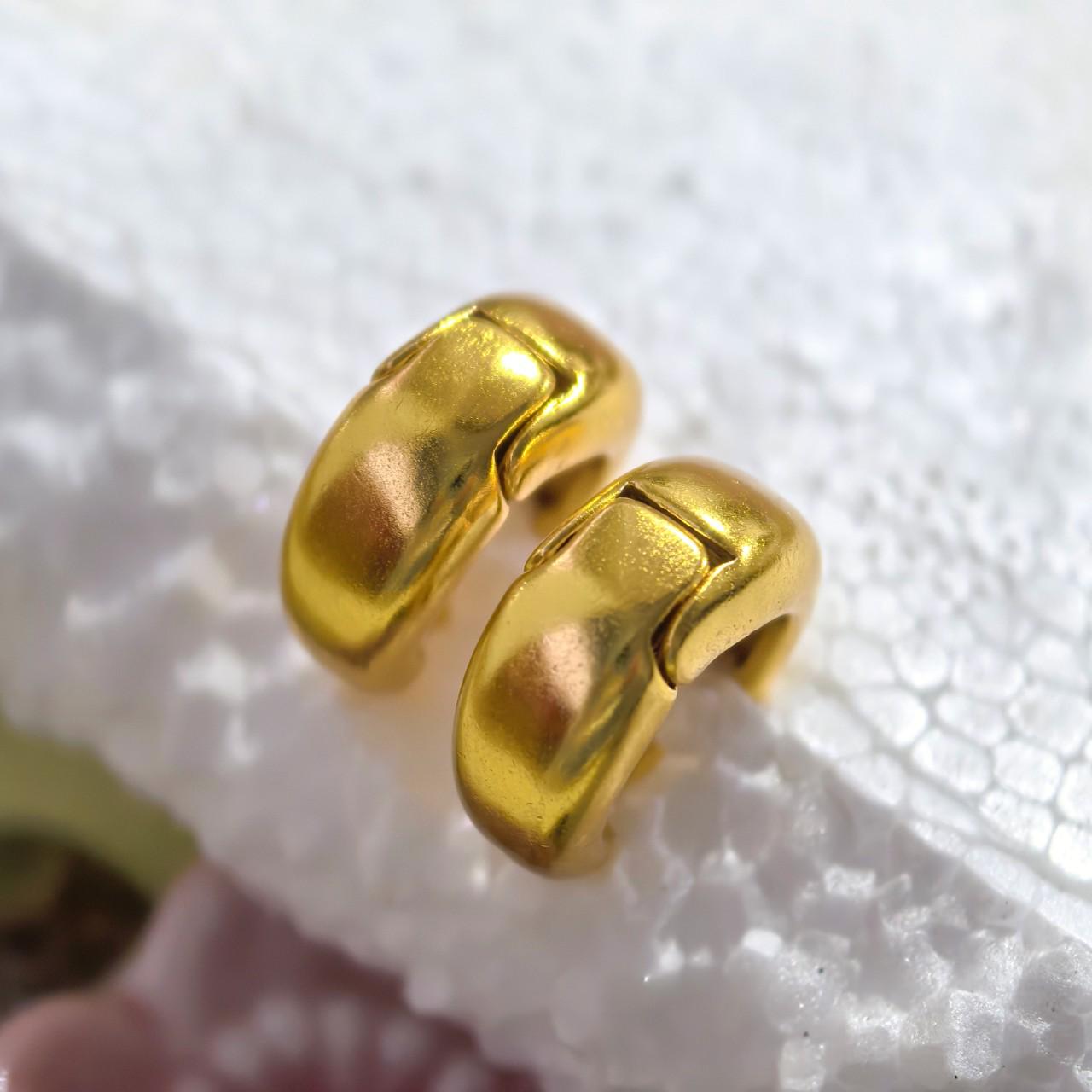 

Gold Water Drop Earrings - European & American Style, High-End Design, Unique Temperament, Elegant Studs for Women