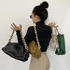 New Handheld Shoulder Bag With Thick Chain And Wrinkled Cloud Pattern Crossbody Bags For Women Luxury Designer Handbag