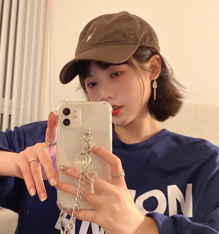 

Асимметричный кафф на ухо с цепочкой и кисточкой - Модные нишевые серьги 2024 для женщин