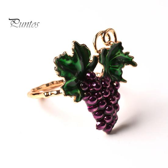 2Pcs Napkin Ring Refreshing Fine Workmanship Dining Table Supplies Summer Purple Grape Napkin Holder for Party