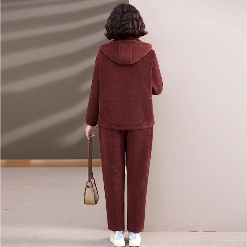 Autumn/Winter Fleece-Lined Corduroy Sportswear Set for Middle-Aged Women