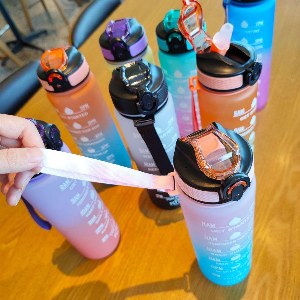 Plastik-Trinkbecher für Erwachsene mit Farbverlauf und Strohhalm für Büro und Outdoor