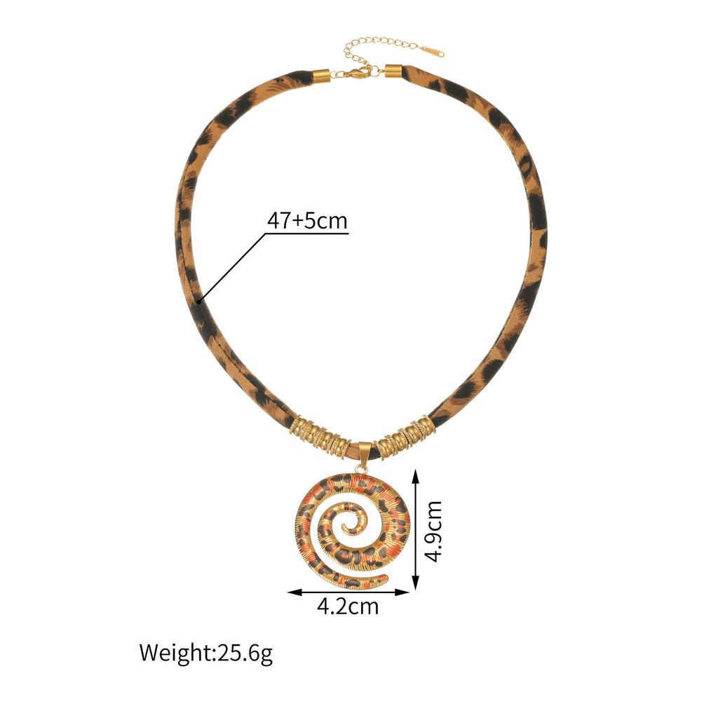 Atoztide Exaggerated Shell Conch Flower Pendant Necklace for Women Trendy Leopard-Print Necklace Stainless Steel Jewelry Gift