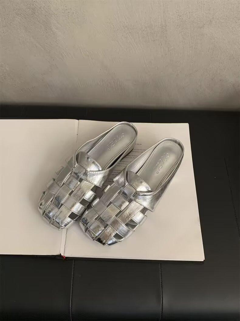 

Баотоу полутапочки женские 2025 новые летние модные дышащие полые плетеные мягкая подошва на плоской подошве сандалии 39 серебряный