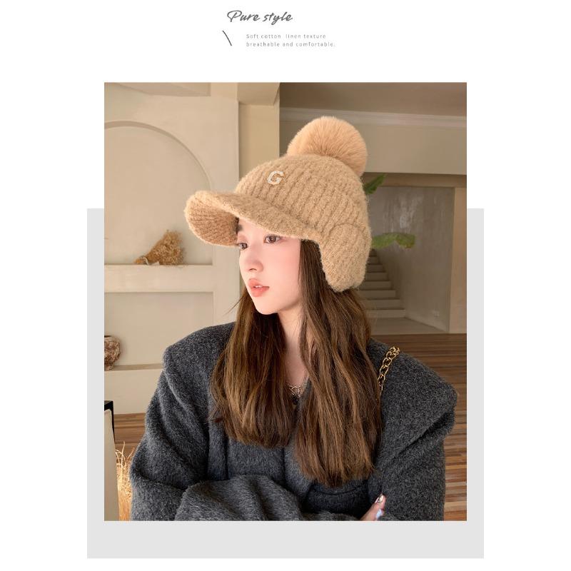 Cappello da donna autunnale e invernale caldo e resistente al freddo in maglia di filato con velluto spesso e protezione antivento per le orecchie, berretto a becco d'anatra