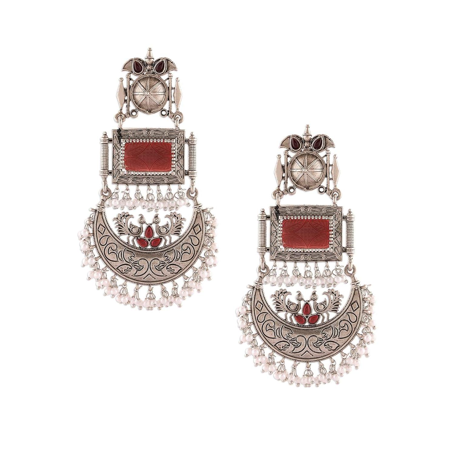 Традиционные женские серьги с подвесками из темно-бордового серебра с окисленными камнями — фото 5