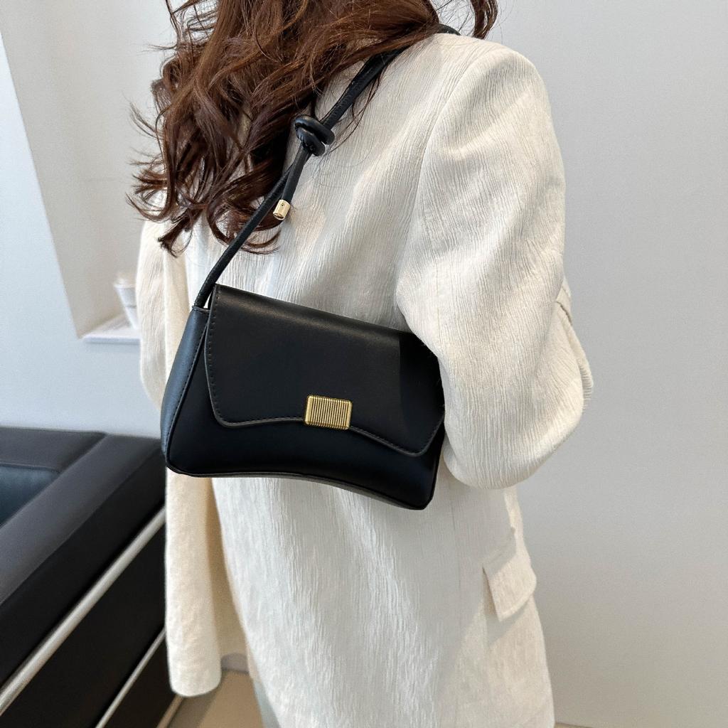 Bag Women's 2025 New Summer Shoulder Crossbody Bag Simple Casual Underarm Baguette Bag Stylish Versatile Small Square Bag