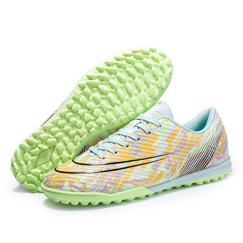 Vibrating foot 761-1 low-top football shoes men's rubber broken nail sole artificial grass sneakers Frisbee shoes agent