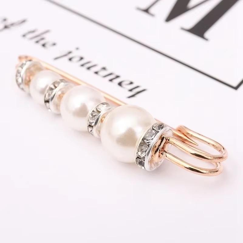 Europäische und amerikanische personalisierte dekorative Brosche Perle Retro Diamantbesetzte Metallperlen Seidentuch Schnalle Perlenbrosche