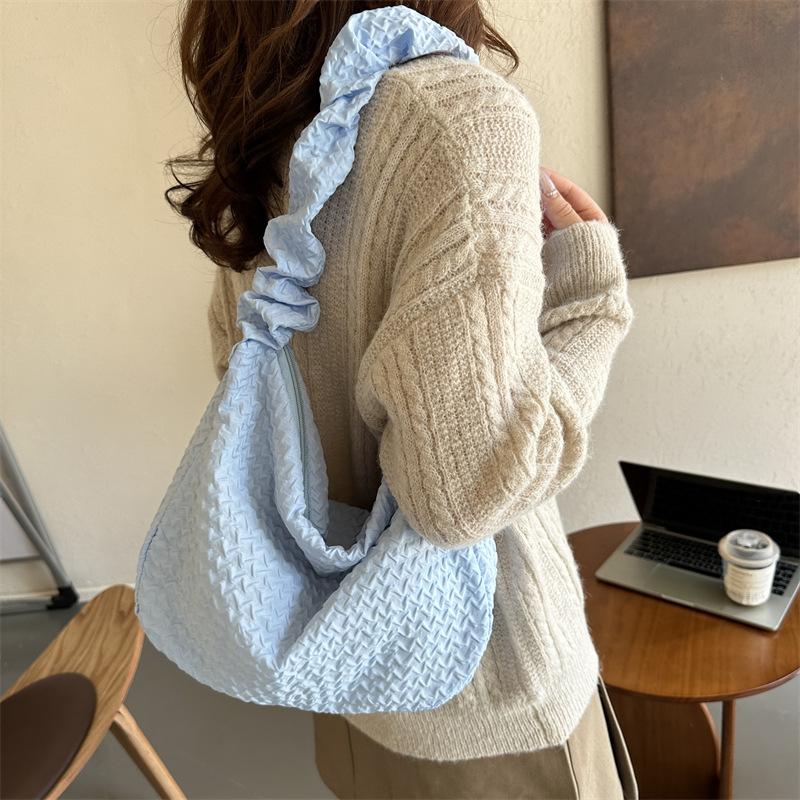 Gentle fashion soft girl large capacity pleated shoulder bag women's 2025 early autumn new Korean version underarm bag tote bag