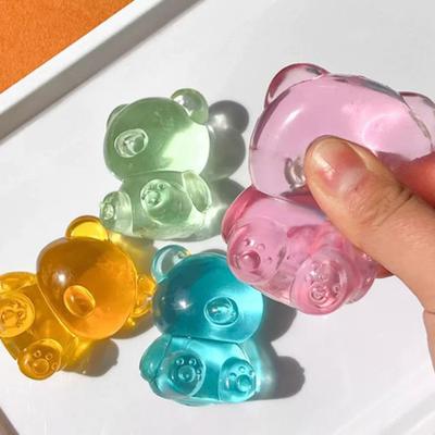 Mały Niedźwiedź Zabawka do Ściskania Miękki TPR Fidget do Redukcji Stresu Realistyczny Design Żelków Powoli Podnosząca się Zabawka Nietypowy Prezent na Lęk Upominki na Imprezę