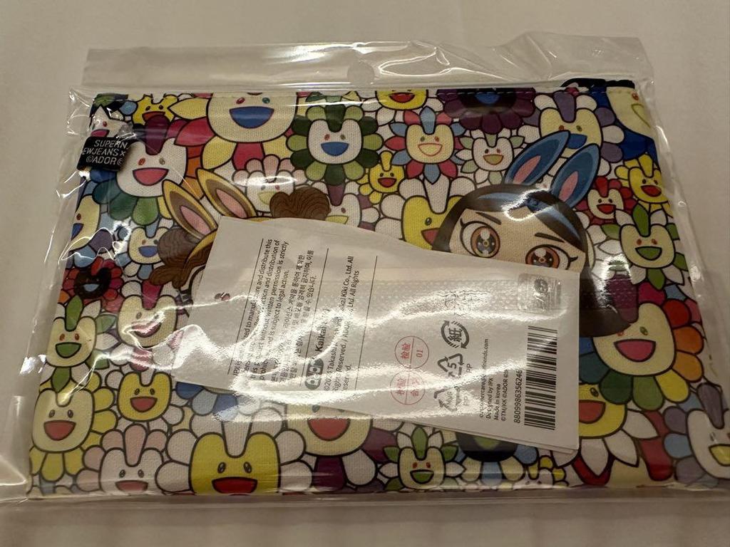 [USED] NewJeans x Takashi Murakami pouch