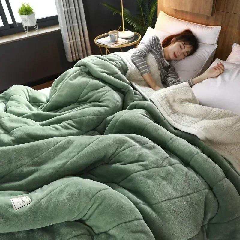 Coral Fleece Autumn Winter Warm Blankets for Bed 3 Layers Thicken Flannel Blanket Quilt Soft Comfortable Warmth Quilts Washable