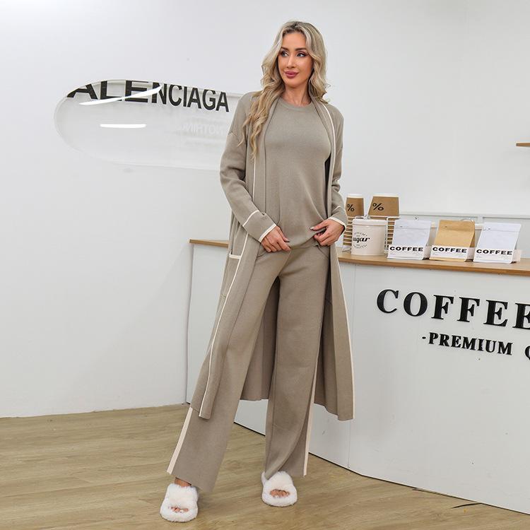 

Вязаный женский комплект-тройка в стиле колор-блок: Удобный и универсальный длинный халат для осени 2025 One Size