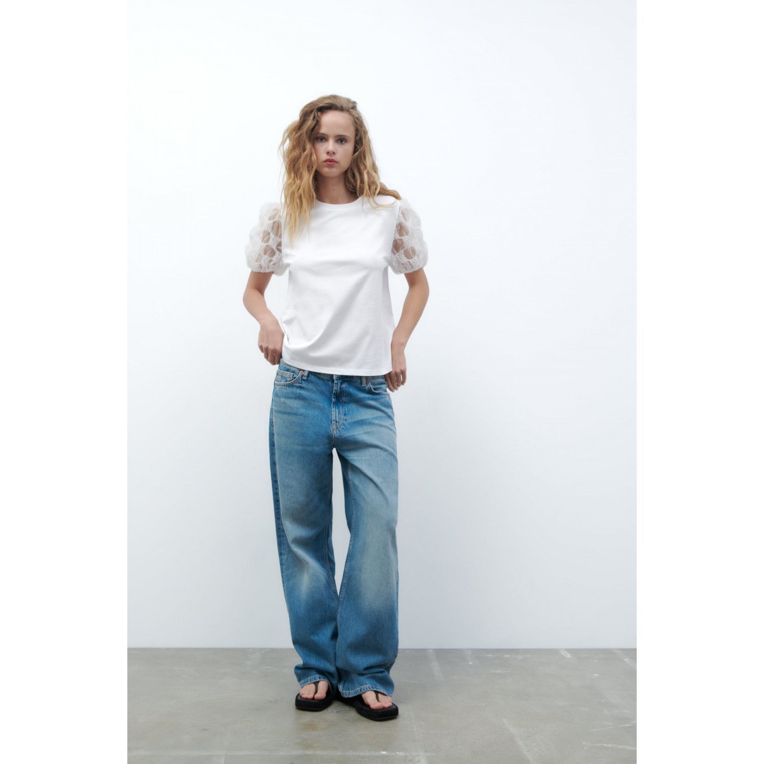 

EMBROIDERED ORGANZA T-SHIRT
