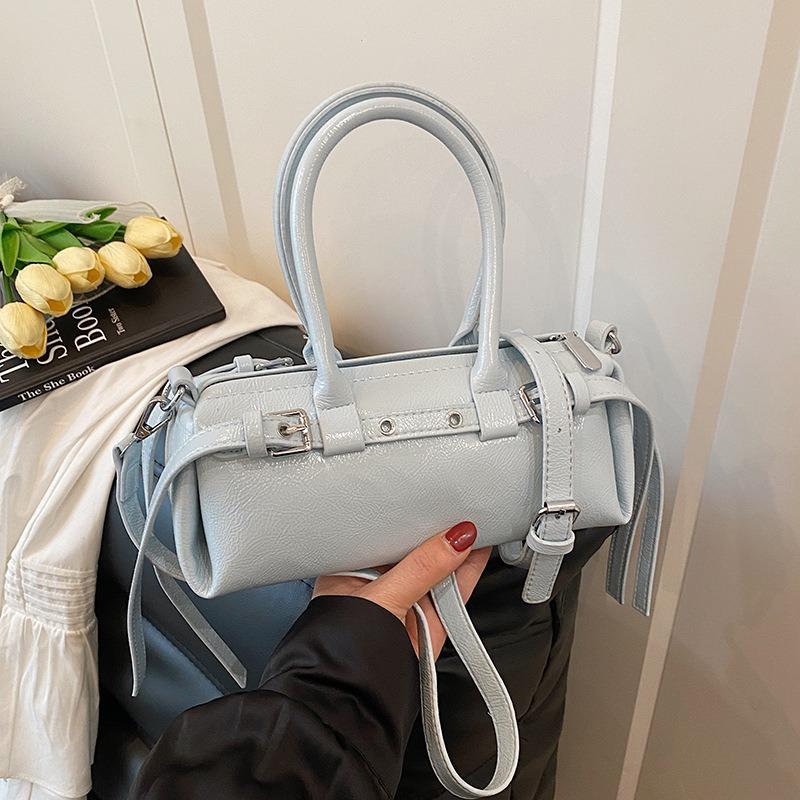 New Portable Temperament Casual Shoulder Messenger Bag Baguette Bag Fashion Sense Spring and Summer Niche Handbag