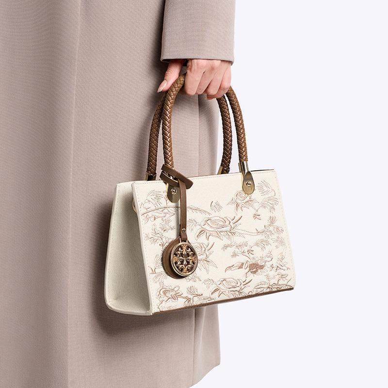 Versatile Portable Fashion Women'S Shoulder Messenger Bag Big Bag Summer