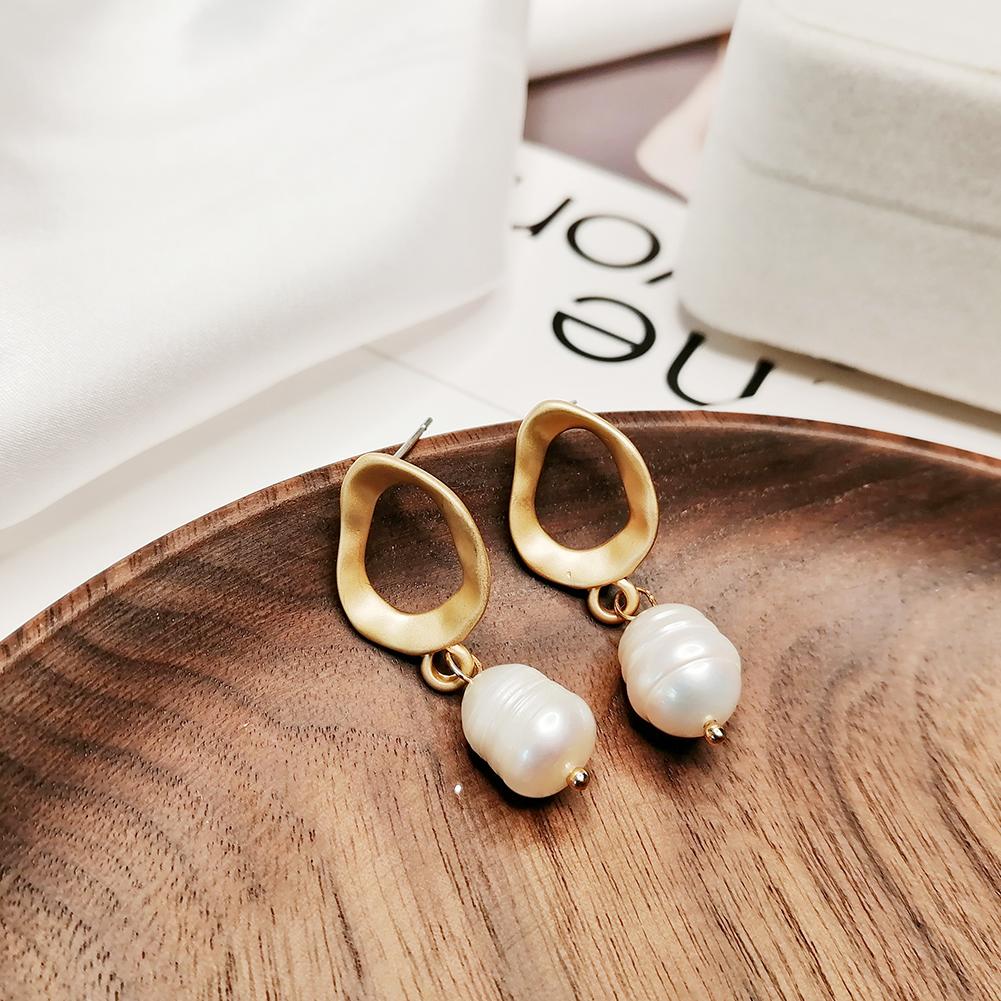 Women Imitation Pearl Simple All-matching Fashion Earrings