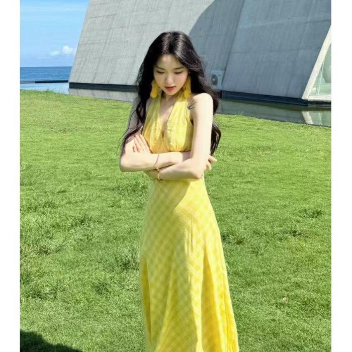 Yellow Plaid Suspender Dress V-neck Neck Waist Long Dress Summer Spice Girl Design Sense Summer New Models Look Thin