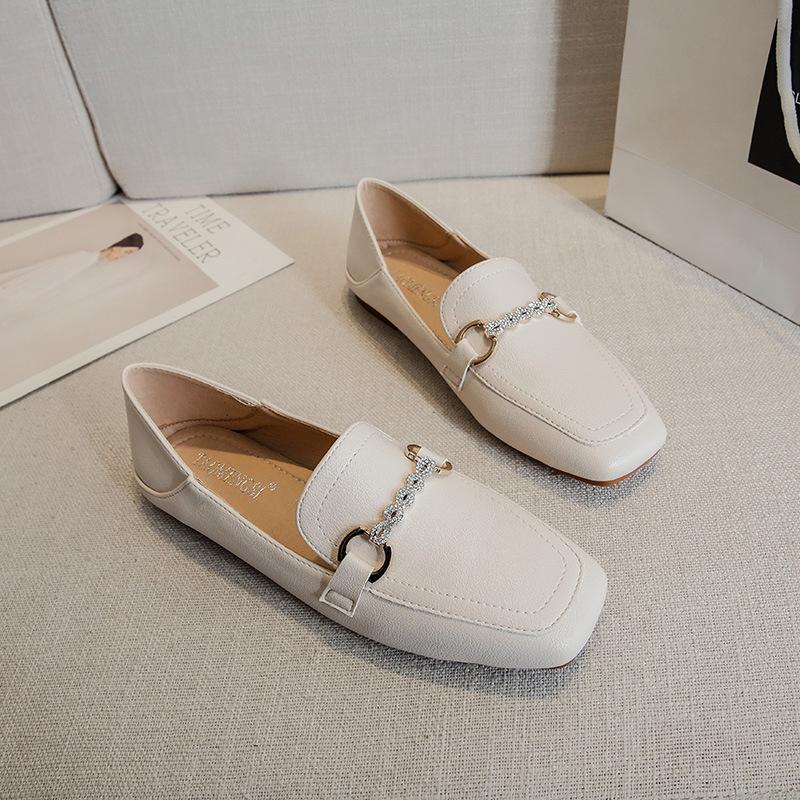 Новые весенние маленькие кожаные туфли в японском студенческом стиле женские лоферы большого размера со стразами на плоской подошве и квадратном носке 34 белый 2798₽