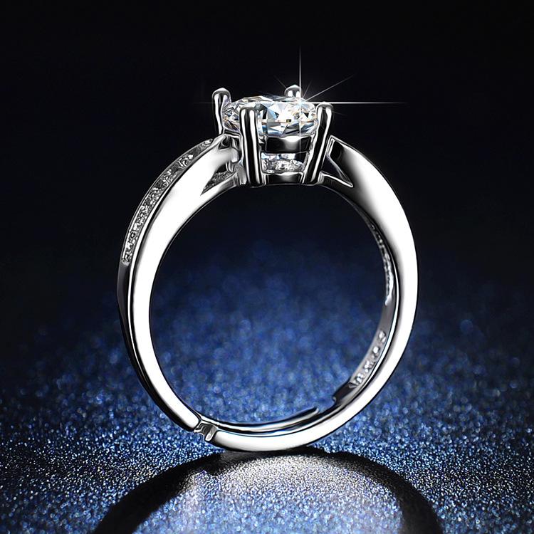 Simulation Moissanite Women's Ring, Classic Four-claw Single-row Diamond Ring, Engagement Ring.