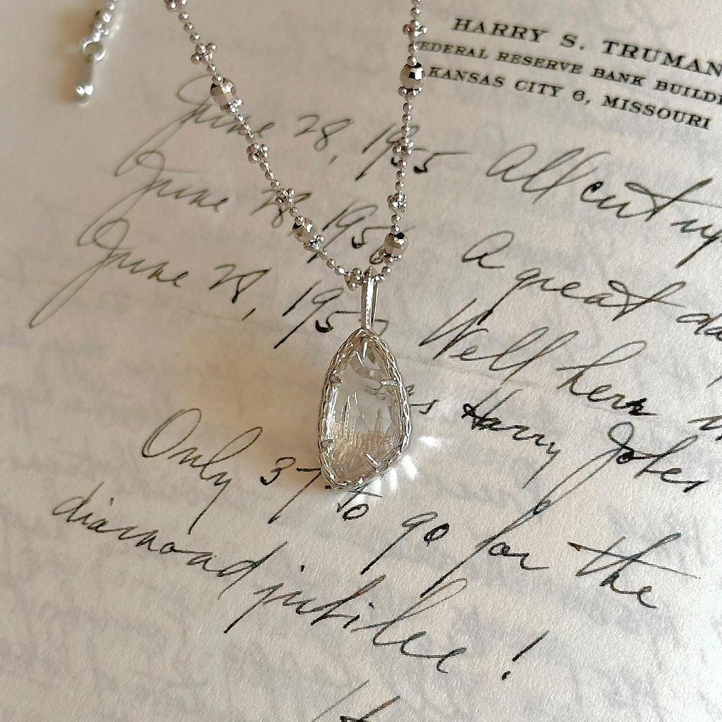 Vintage und Frisch erfrischender unregelmäßiger Eiskristall Anhänger Halskette exquisite und luxuriöse Halskette Party Geschenk