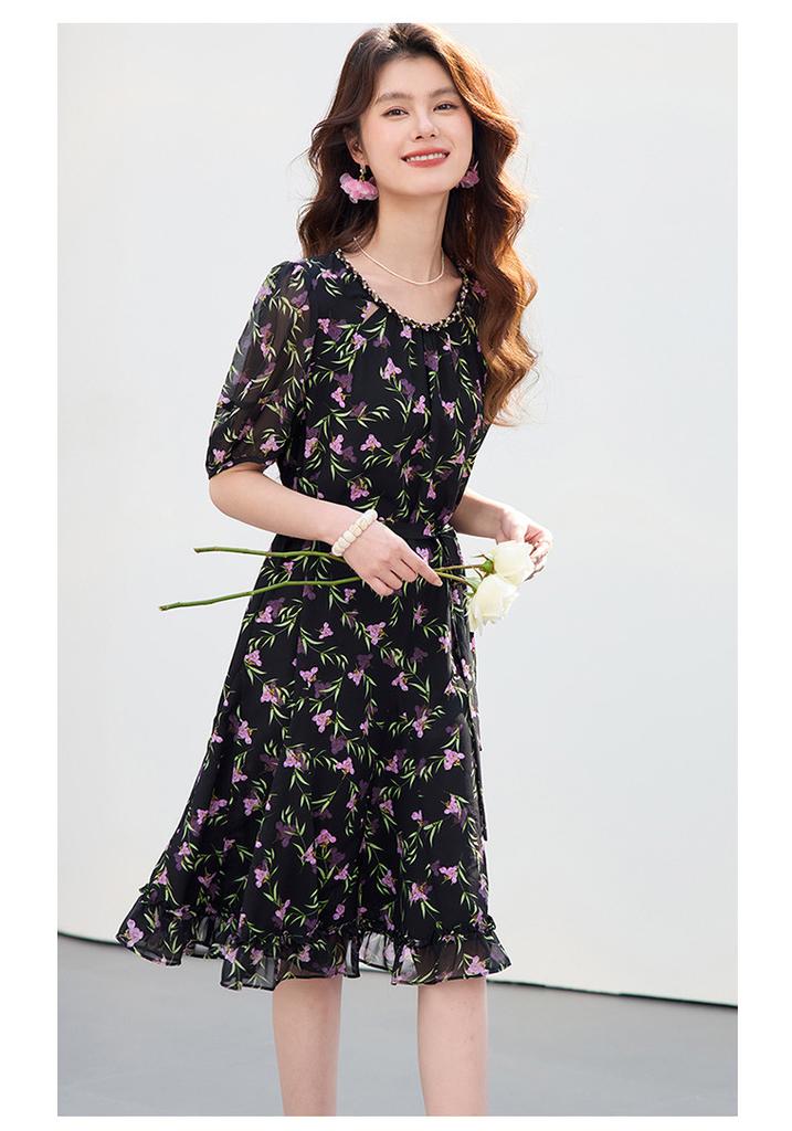26 year new summer high-end feeling slimming floral skirt vacation style mid length skirt cake skirt short sleeved skirt dress dress dress skirt