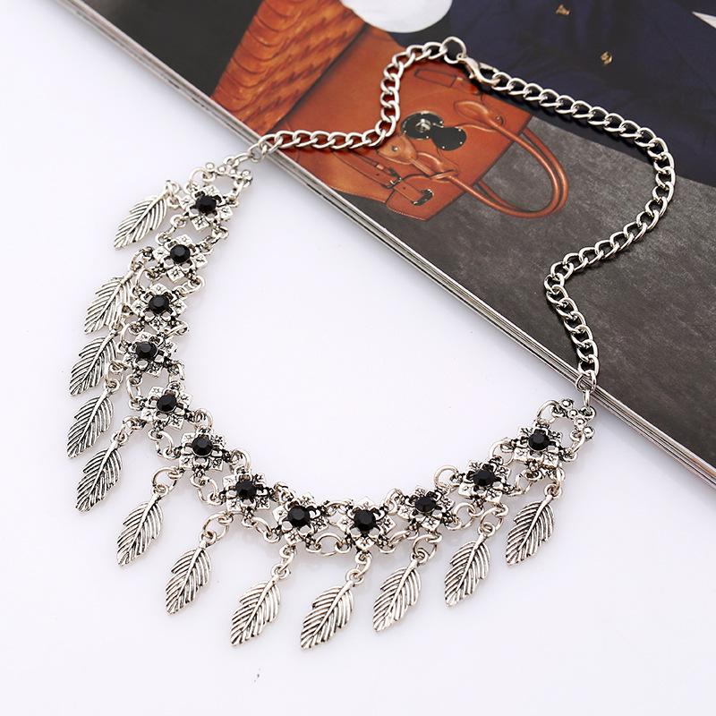 Vintage Carved Alloy Leaf Tassel Necklace with Diamond Neck Chain
