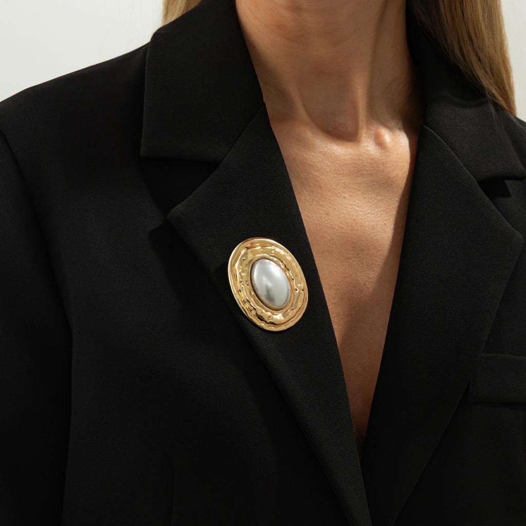 Zveličená nepravidelná kovová plisovaná brož, Módní ozdoba na klopu obleku