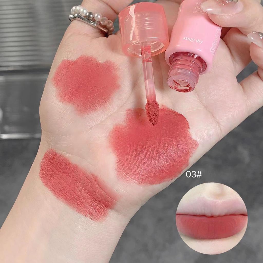 Vernis à lèvres mat légèrement doux et doux, couleur longue durée, surface mate mate, rouge à lèvres en velours difficile à tacher