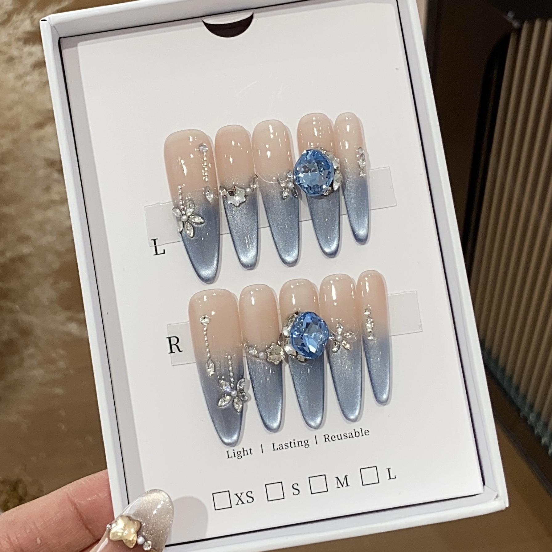 

Телесный цвет Градиент Боковой свет Кошачий глаз Лебедь Синий Бриллиант Форма глаза лошади Цветок Падшие эльфы Носят доспехи L