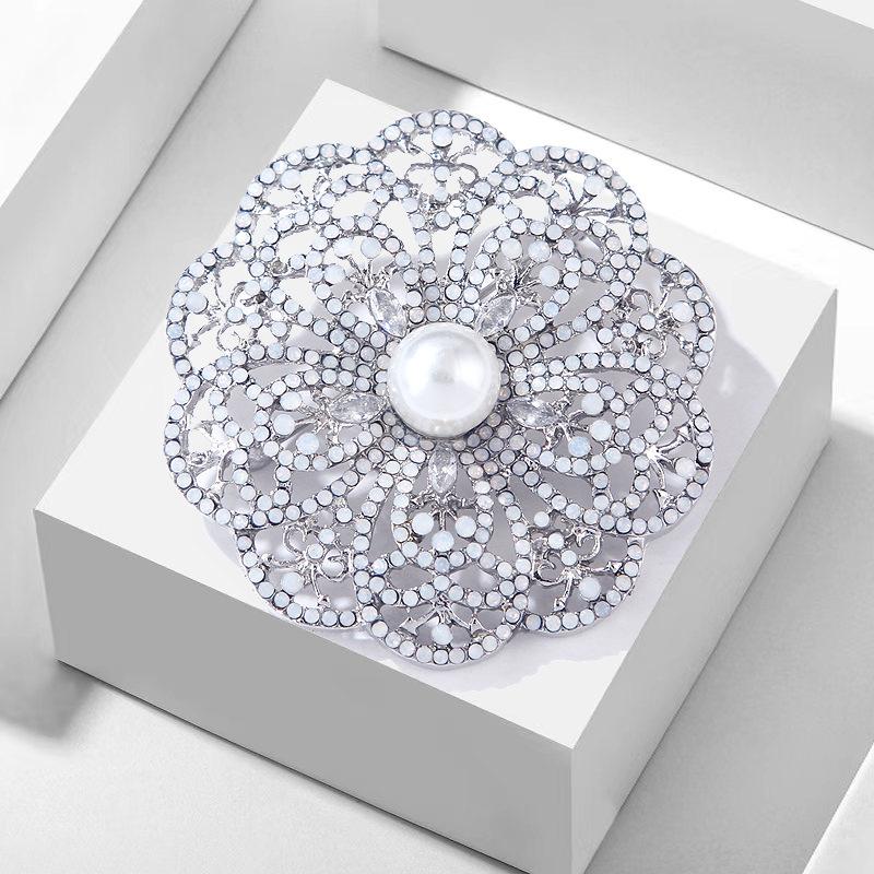 Fashion Pearl Flower Brooch Hundred Dinner Hundred Corsage Pins Exquisite Ethnic Style Hypoallergenic Luxury Enamel Brooch Long-Lasting Color BFF Gift