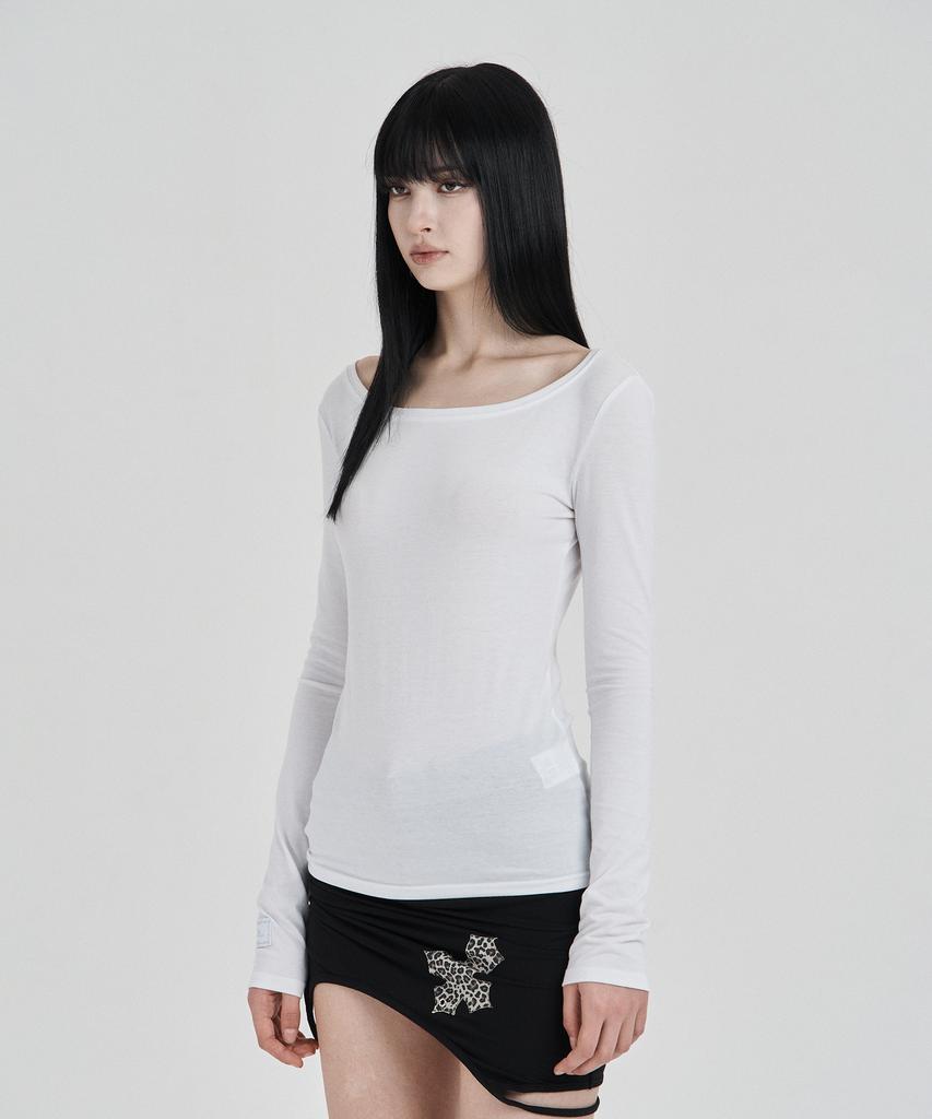 ILLIO White My One Scoop Neck Longsleeve