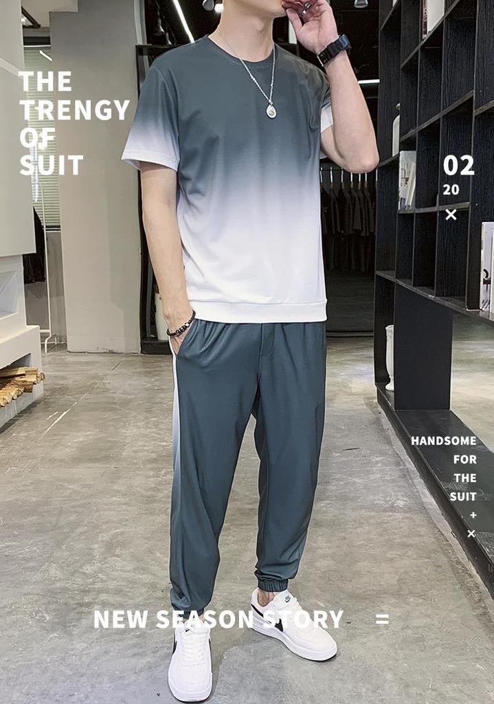 Men's Gradient Round Neck Short Sleeve T-shirt and Summer Shorts Casual Set.