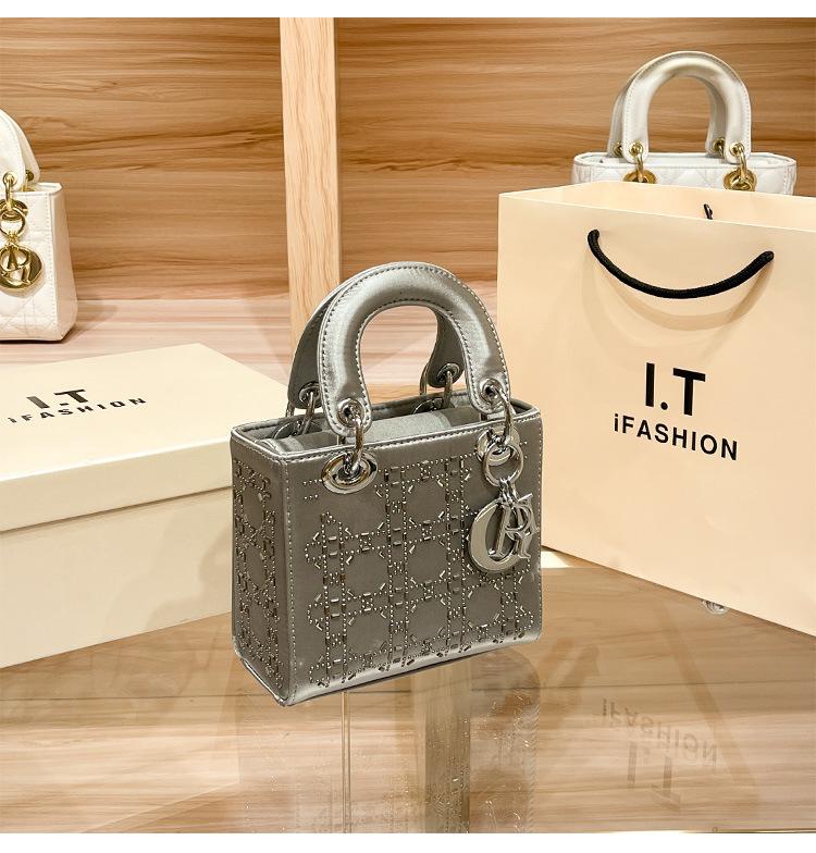 Borsa Princess con Diamanti più Venduta per Donna Nuova Moda Europea e Americana Monospalla Portatile a Mano a Tracolla Piccola Borsa da Donna