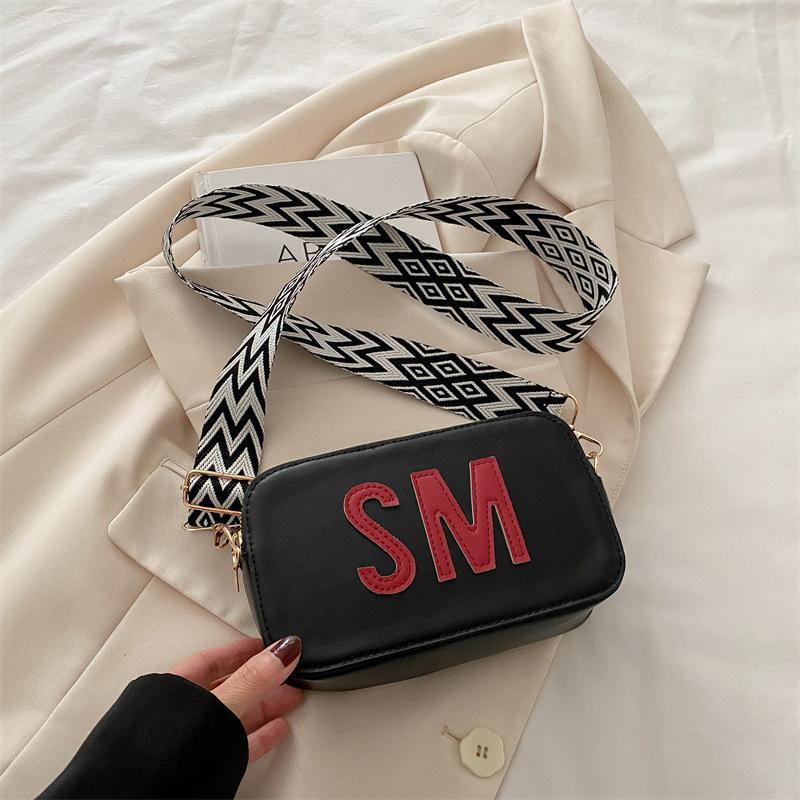 Spring casual women's small square bag 2025 new camera bag female crossbody ins popular shoulder small bag this year