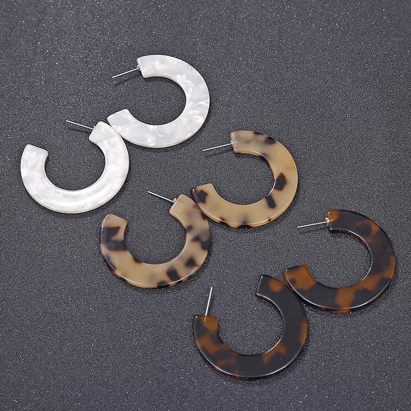 Leopard Print Resin Personalized Earrings with C-shaped Opening, Fashionable and Classic Earrings