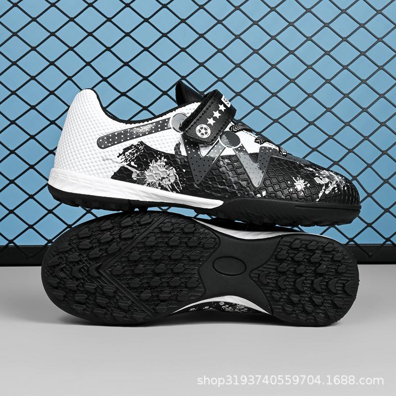 

Весна-лето 2025 детские футбольные бутсы на липучке, дышащие, кампусные футбольные спортивные туфли, профессиональные противоскользящие тренировочные туфли 28