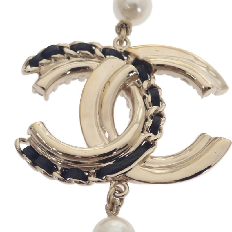 CHANEL  Necklace gold metal/leather Women